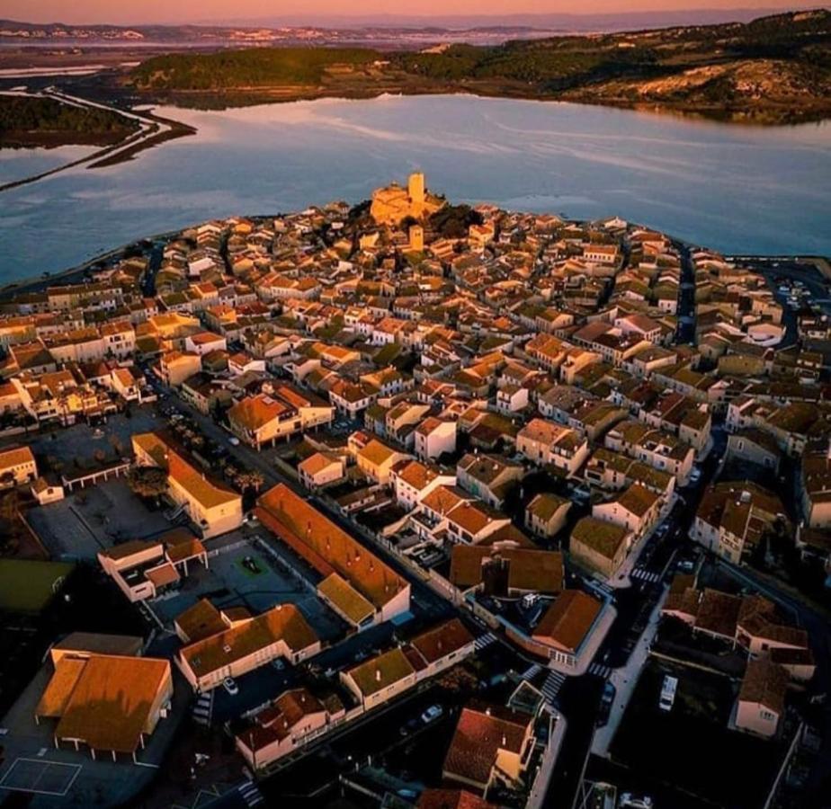 Gruissan Village La Case A Bulles Exterior foto